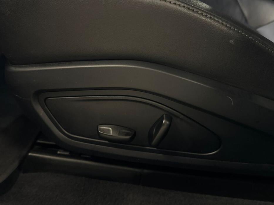 PORSCHE Taycan 2021