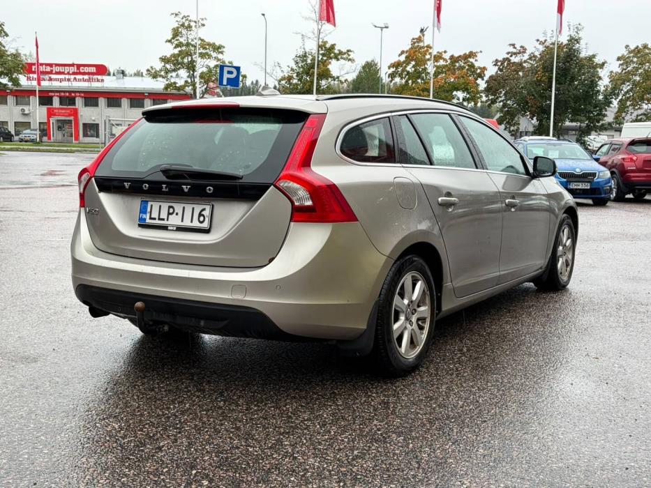 VOLVO V60 2012