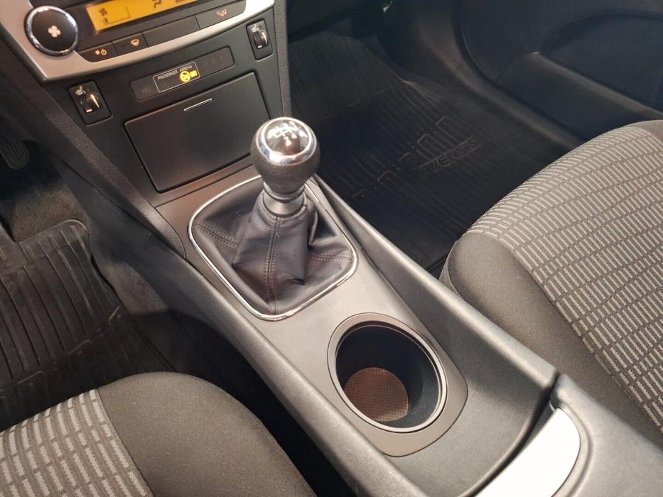 TOYOTA Avensis 2014