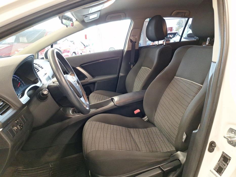TOYOTA Avensis 2014