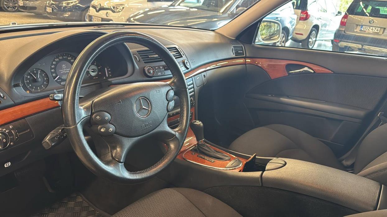 MERCEDES-BENZ E 2008