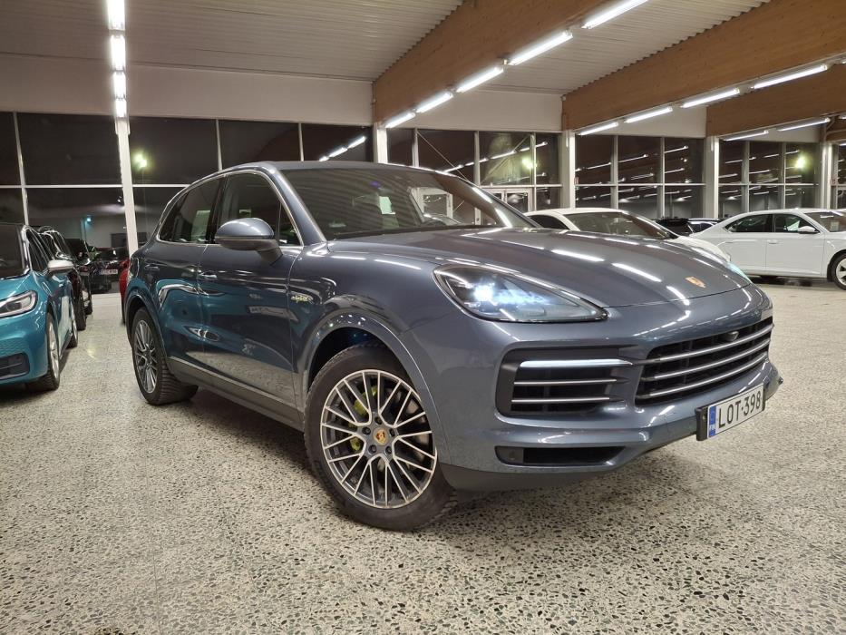 PORSCHE Cayenne 2019
