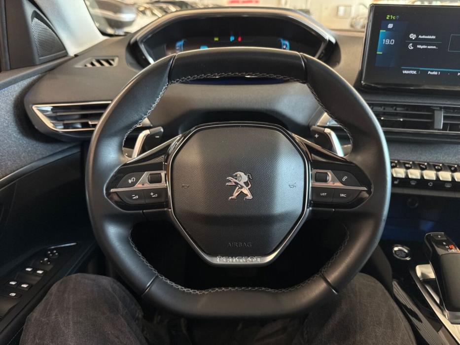 PEUGEOT 3008 2021