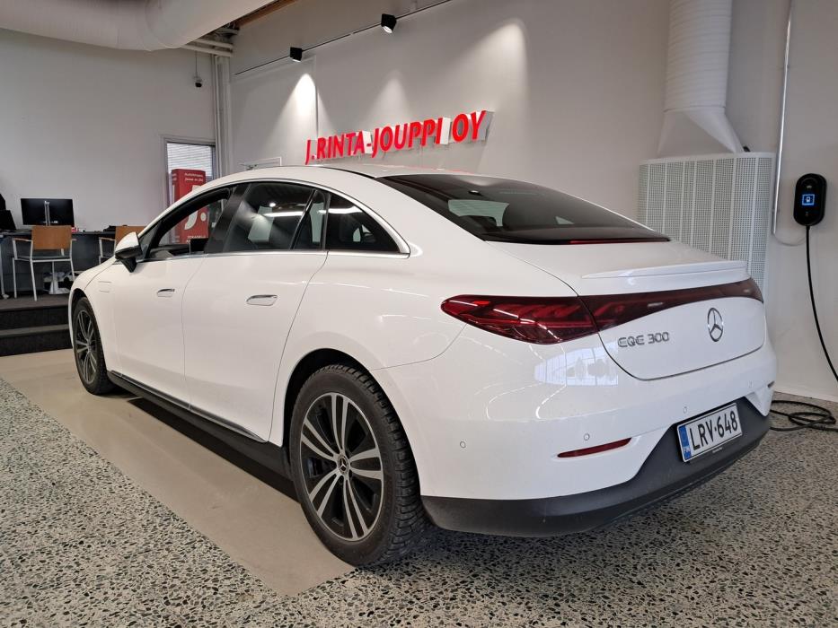 MERCEDES-BENZ EQE 2023