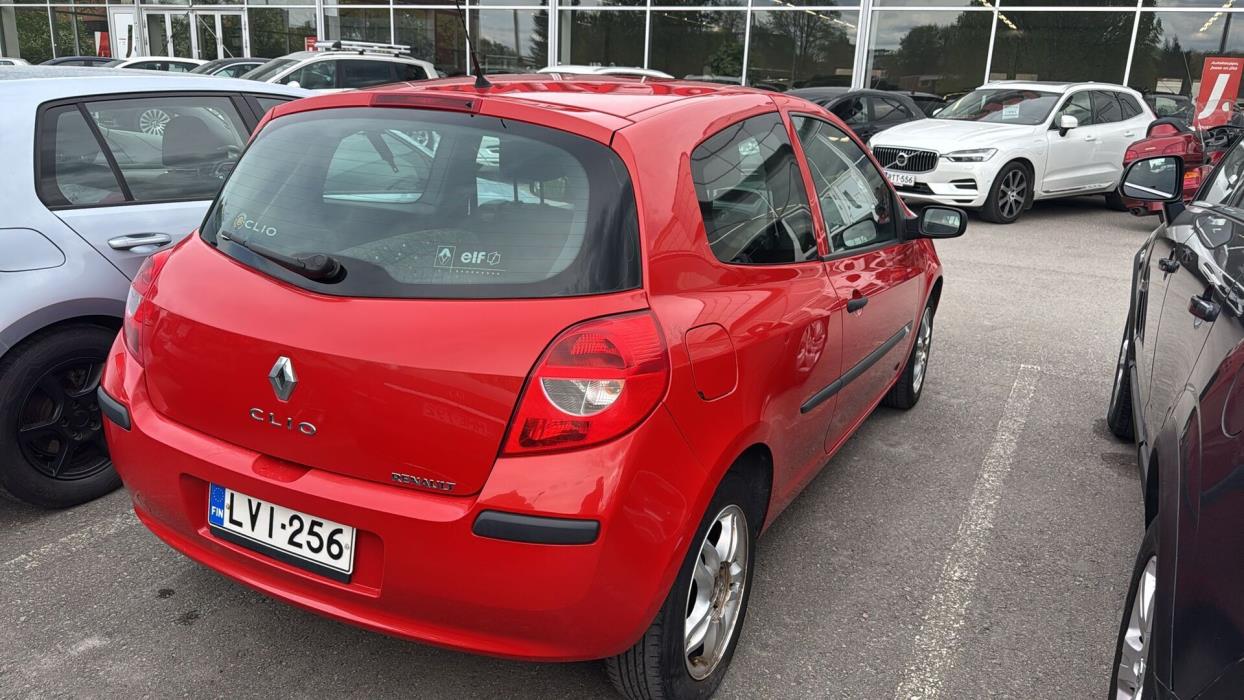 RENAULT Clio 2006