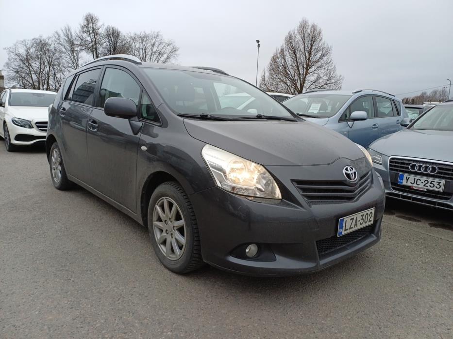 TOYOTA Verso 2010