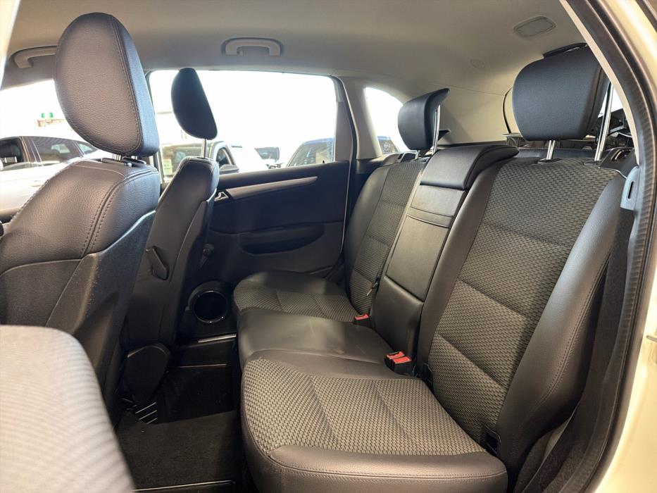 MERCEDES-BENZ B 2011