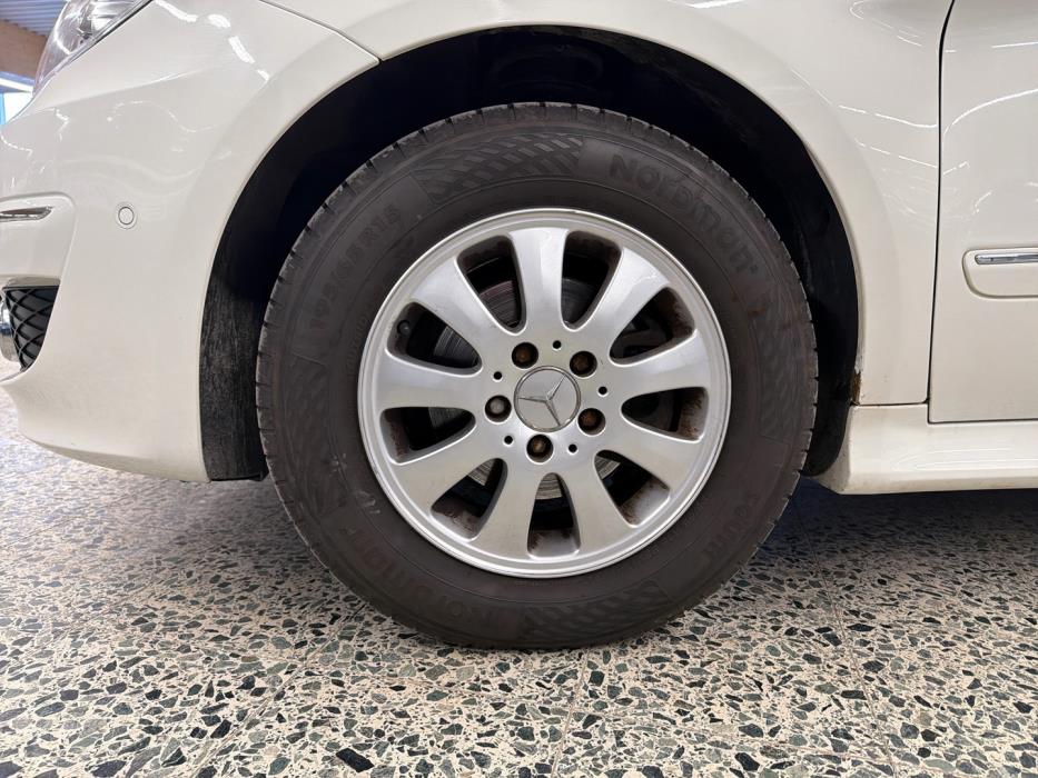 MERCEDES-BENZ B 2011