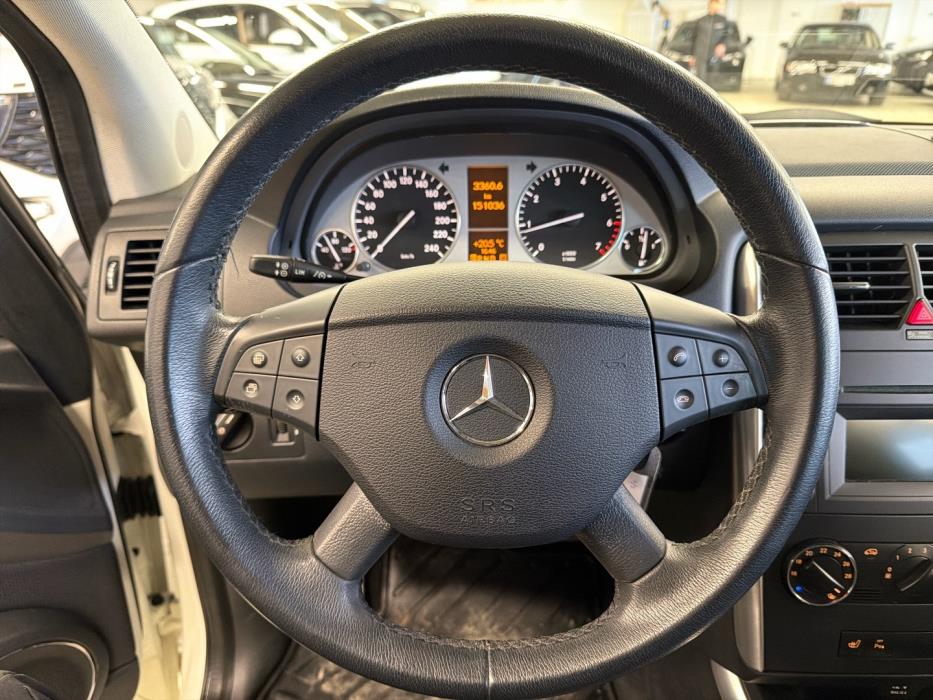 MERCEDES-BENZ B 2011