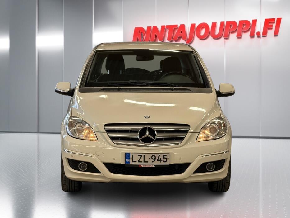 MERCEDES-BENZ B 2011