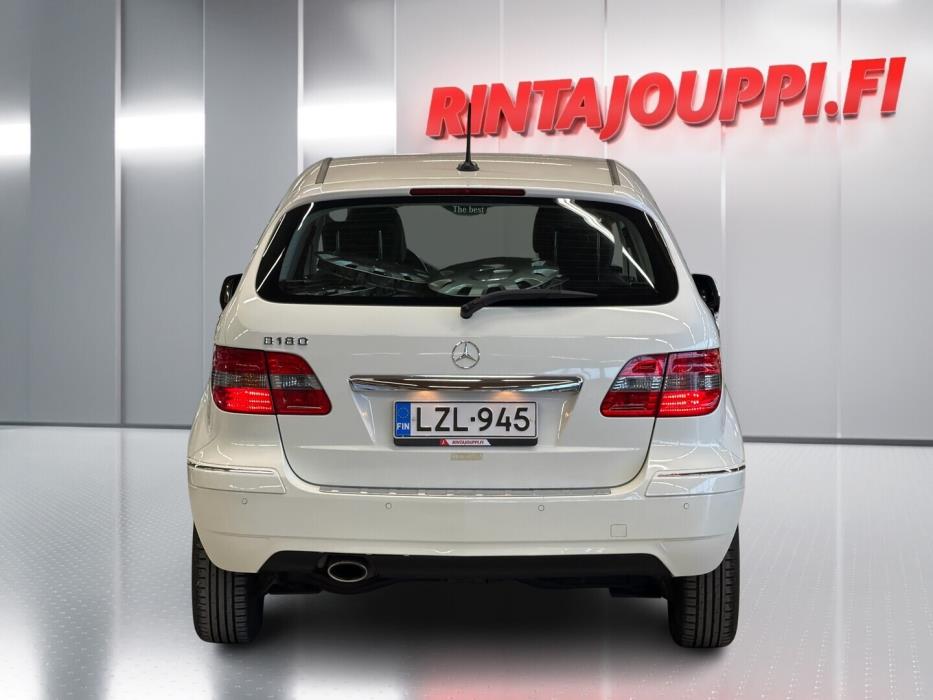 MERCEDES-BENZ B 2011
