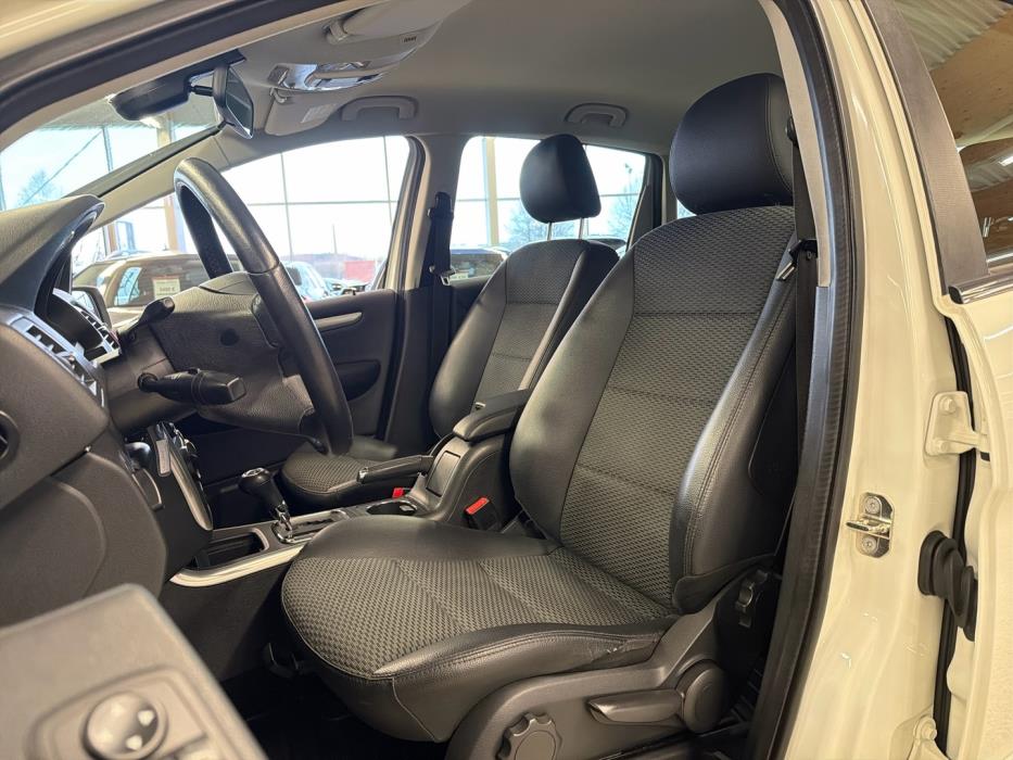 MERCEDES-BENZ B 2011