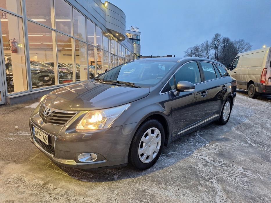 TOYOTA Avensis 2011