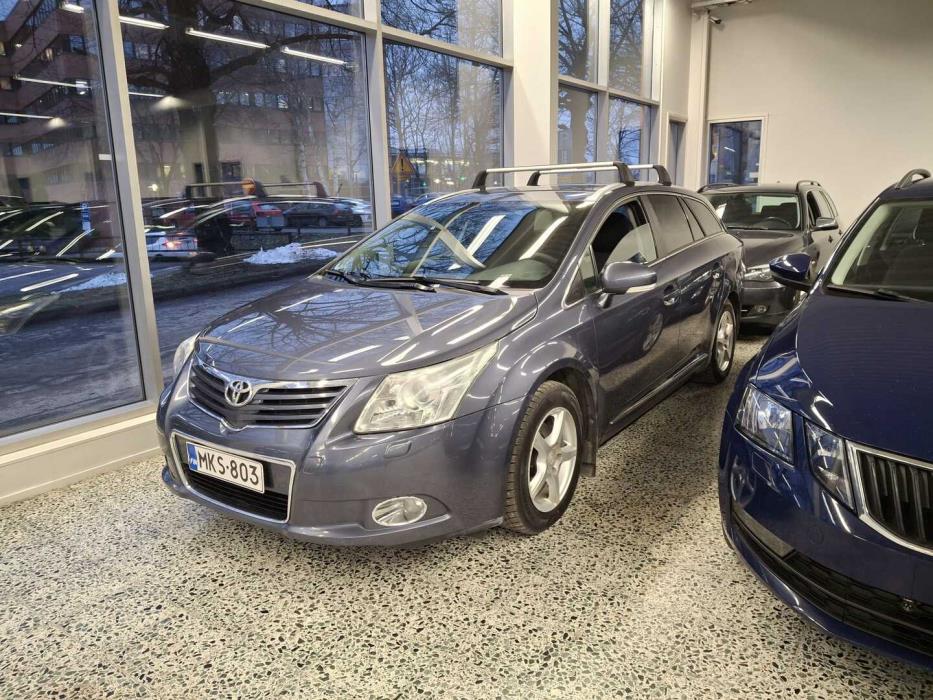 TOYOTA Avensis 2011
