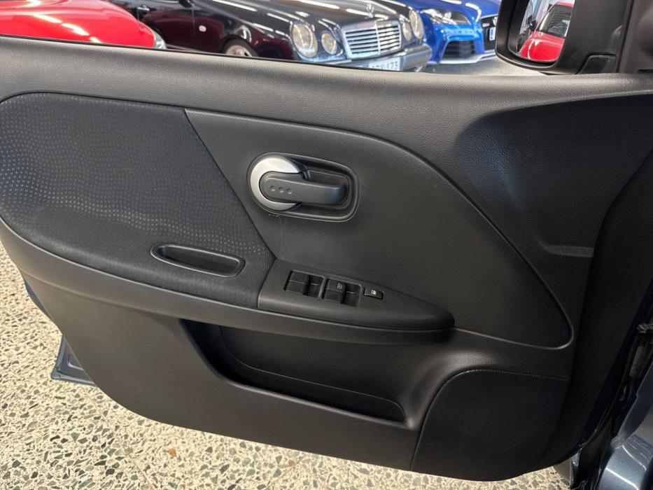 NISSAN Note 2013