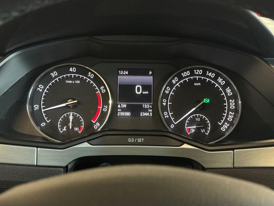 SKODA Superb 2016