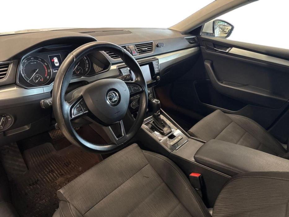 SKODA Superb 2016