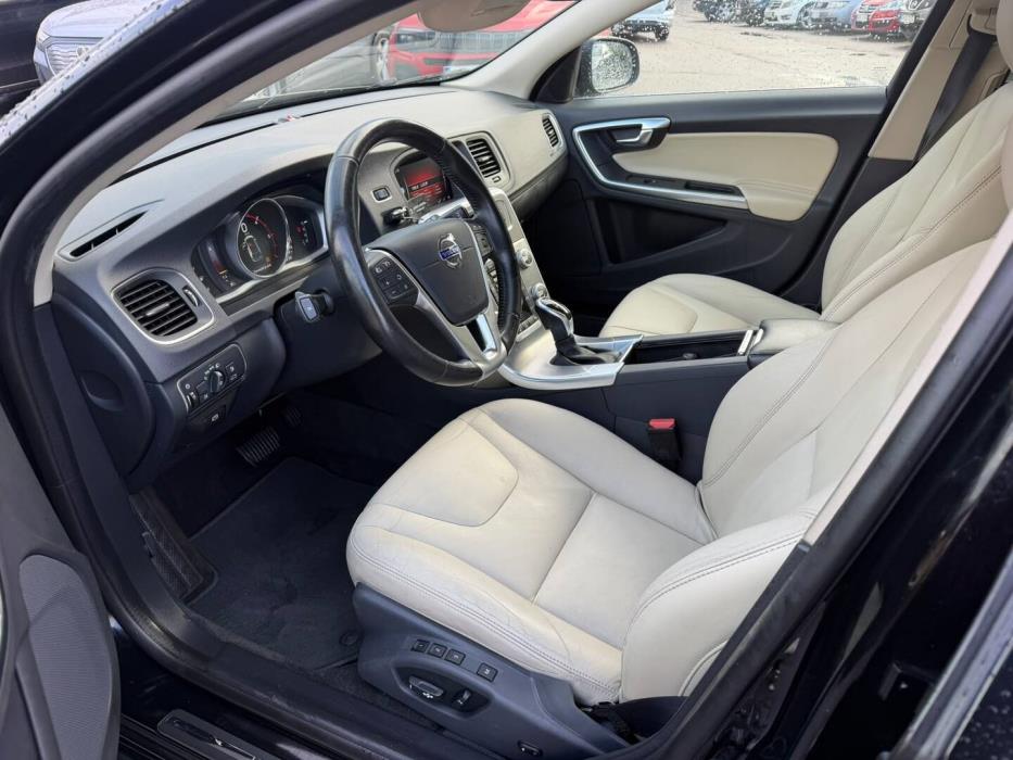 VOLVO V60 2018