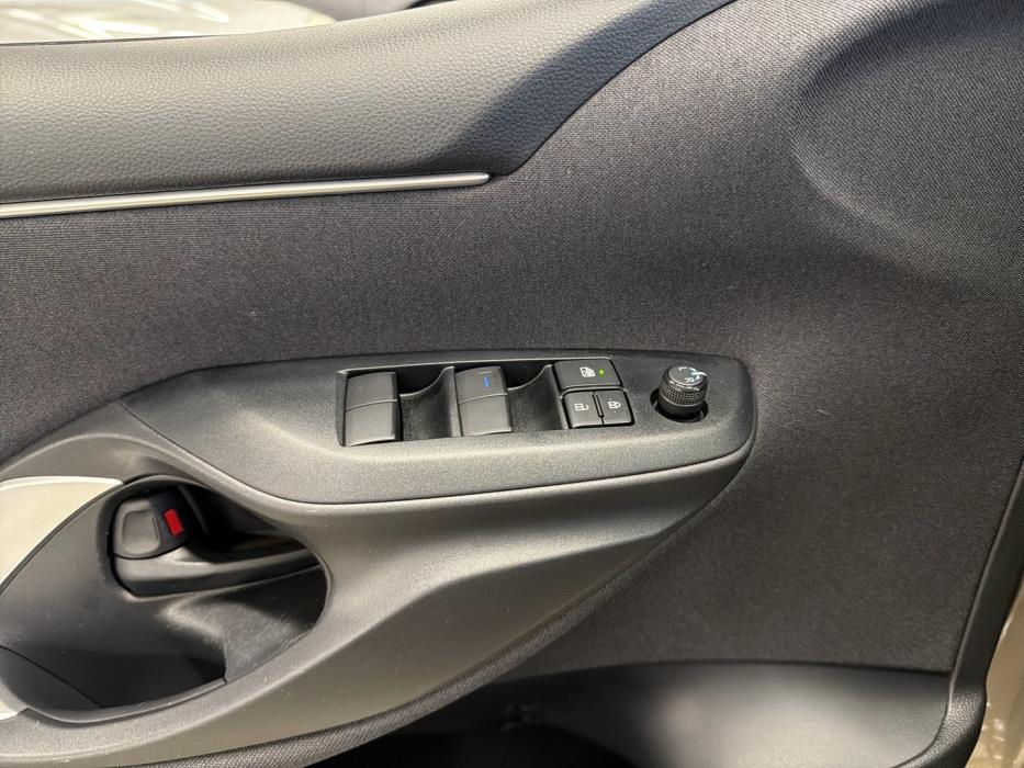 TOYOTA Yaris 2023