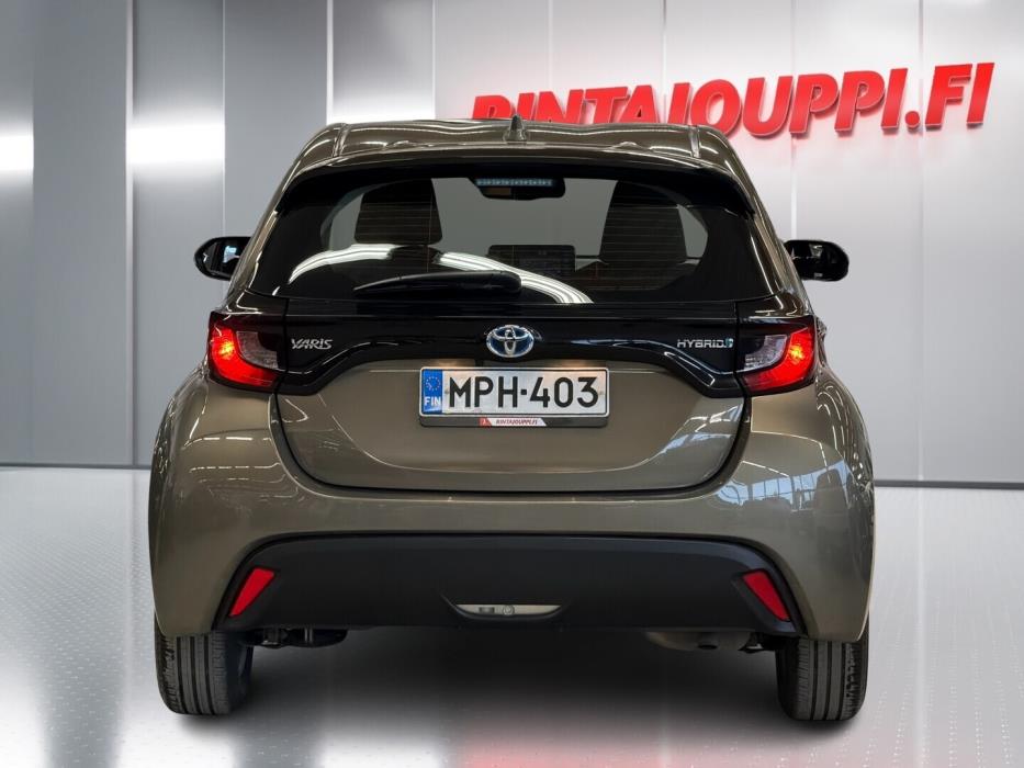 TOYOTA Yaris 2023
