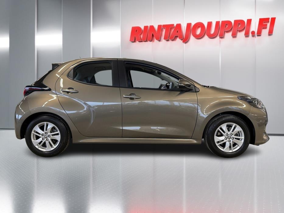 TOYOTA Yaris 2023