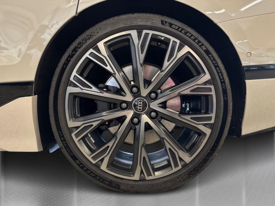 AUDI S6 e-tron 2025