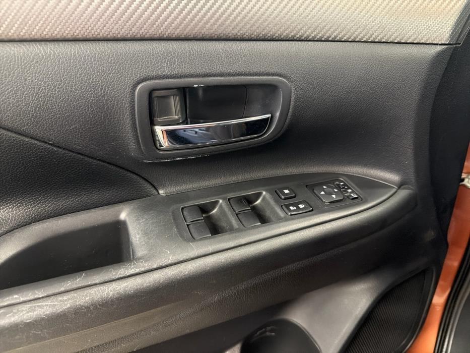 MITSUBISHI Outlander 2013