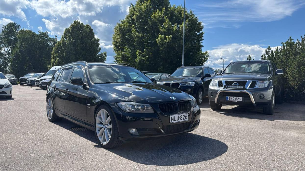 BMW 320 2012