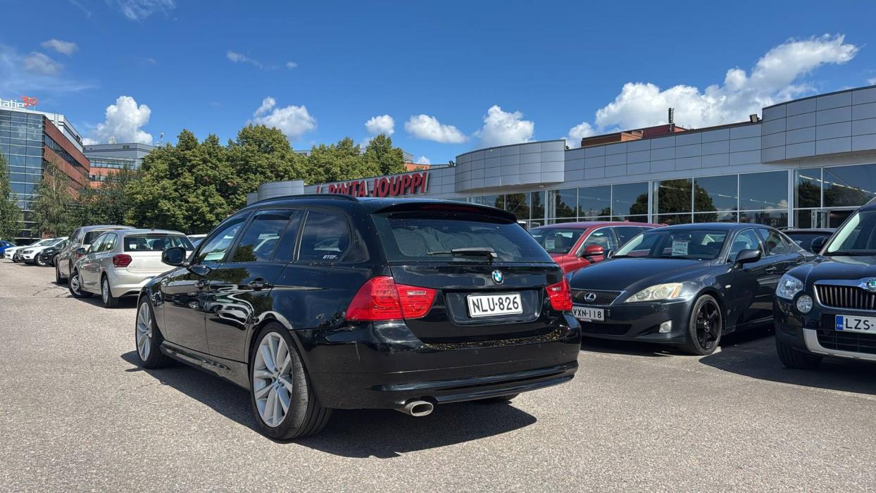 BMW 320 2012