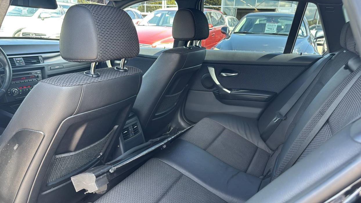 BMW 320 2012