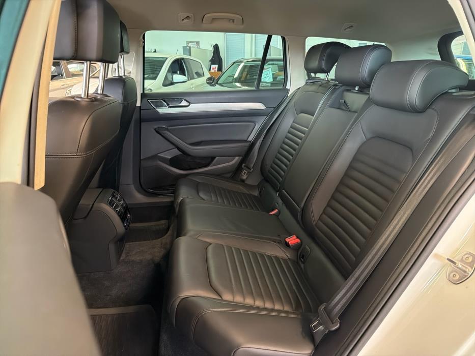 VOLKSWAGEN Passat 2016