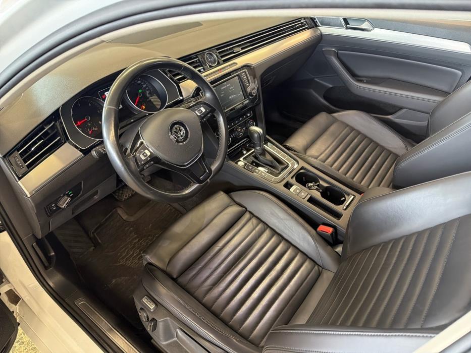 VOLKSWAGEN Passat 2016