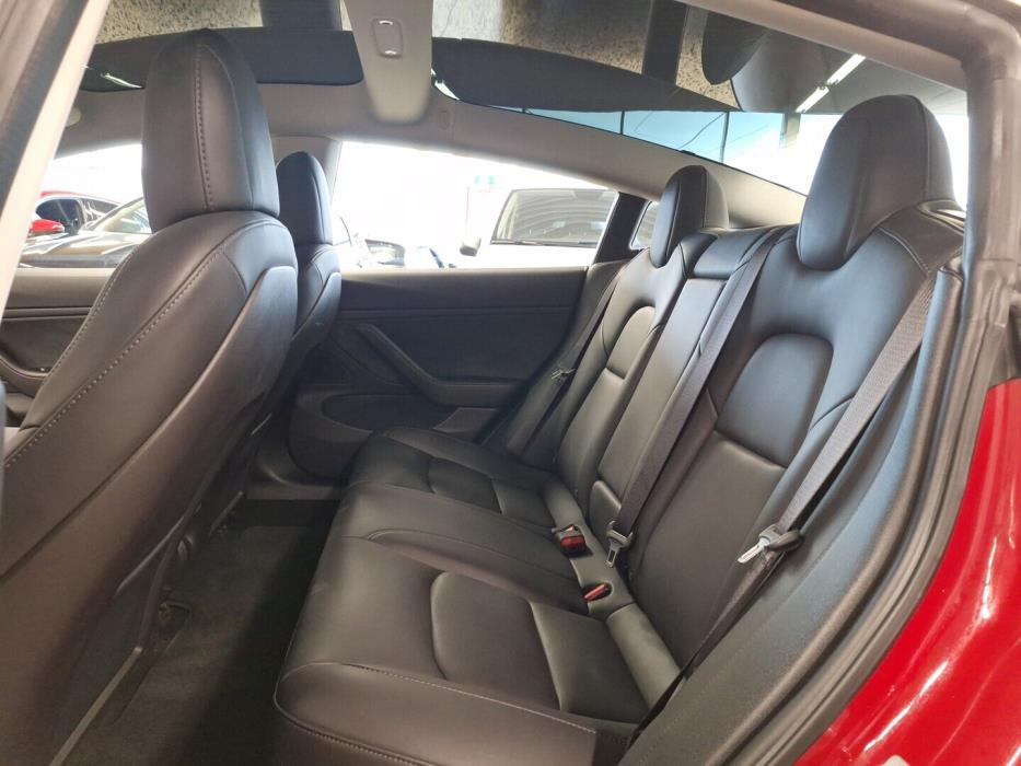TESLA Model 3 2019