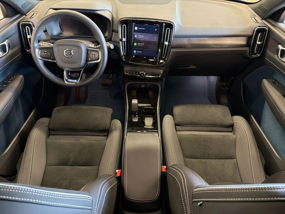 VOLVO C40 2023