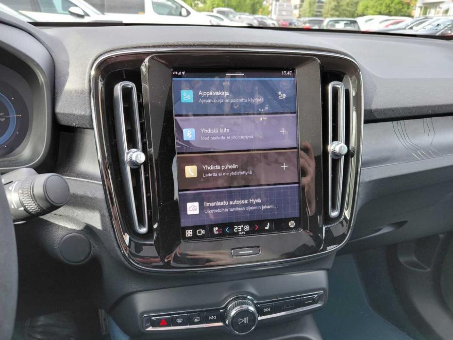 VOLVO C40 2023