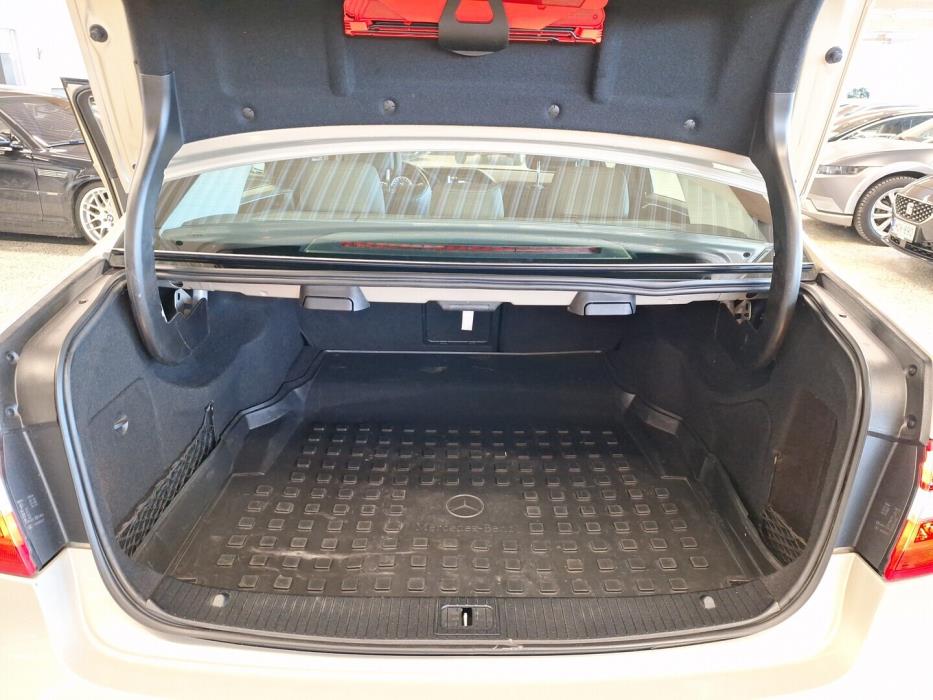 MERCEDES-BENZ E 2010