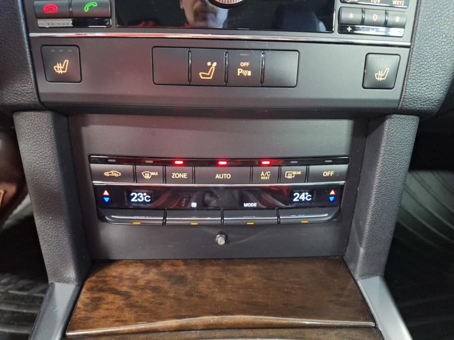 MERCEDES-BENZ E 2010