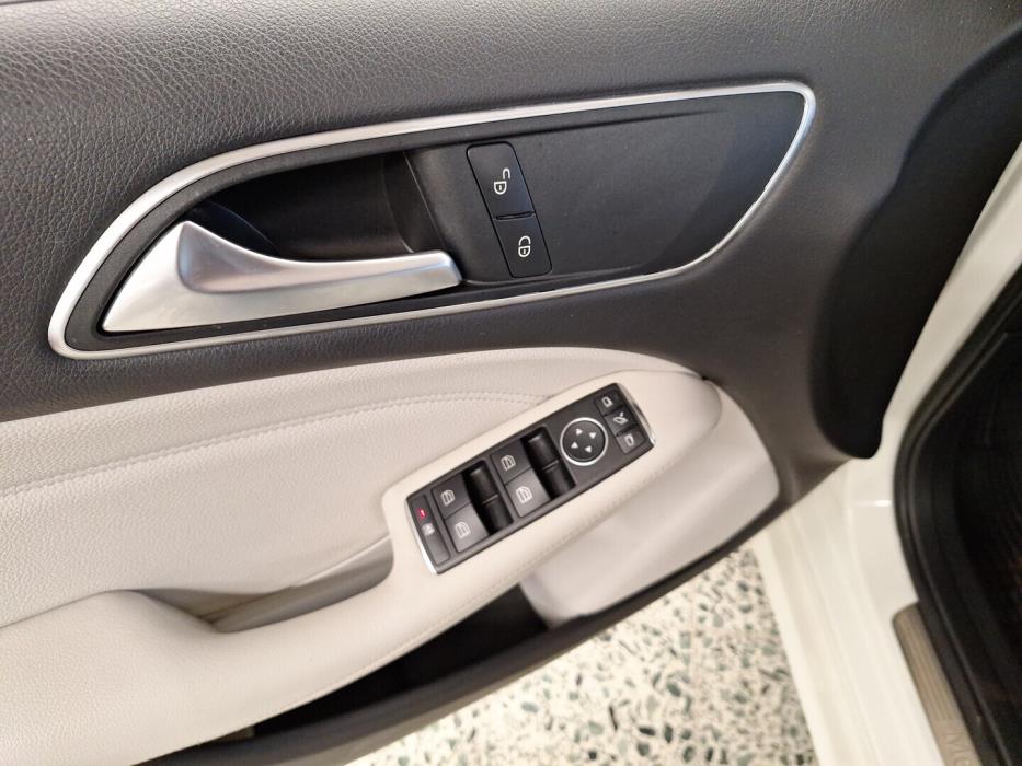 MERCEDES-BENZ B 2012