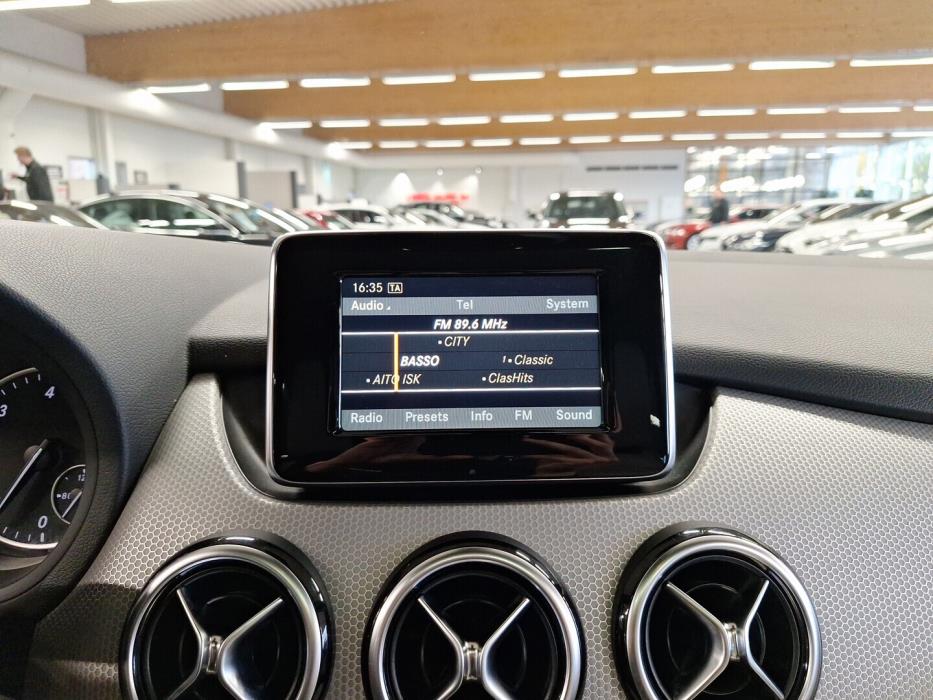 MERCEDES-BENZ B 2012