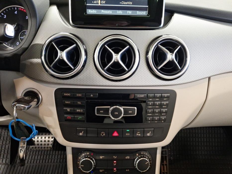 MERCEDES-BENZ B 2012