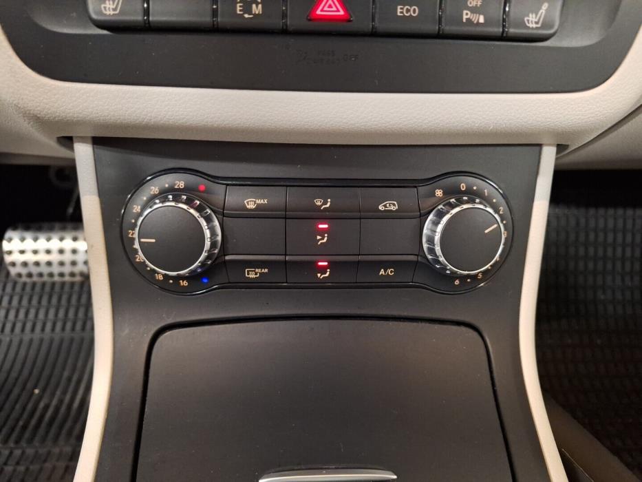 MERCEDES-BENZ B 2012