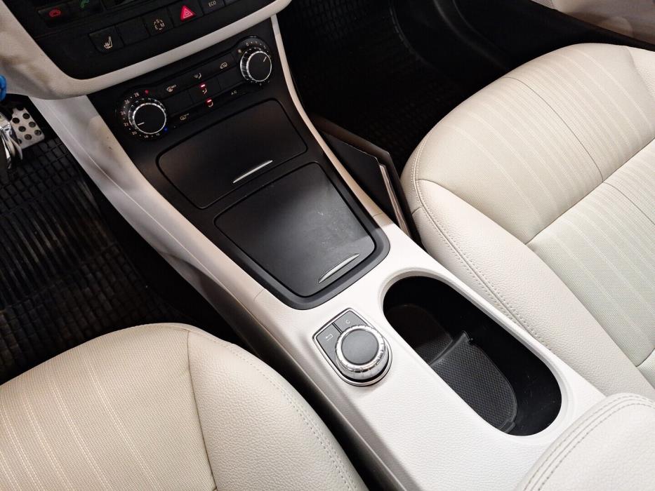 MERCEDES-BENZ B 2012