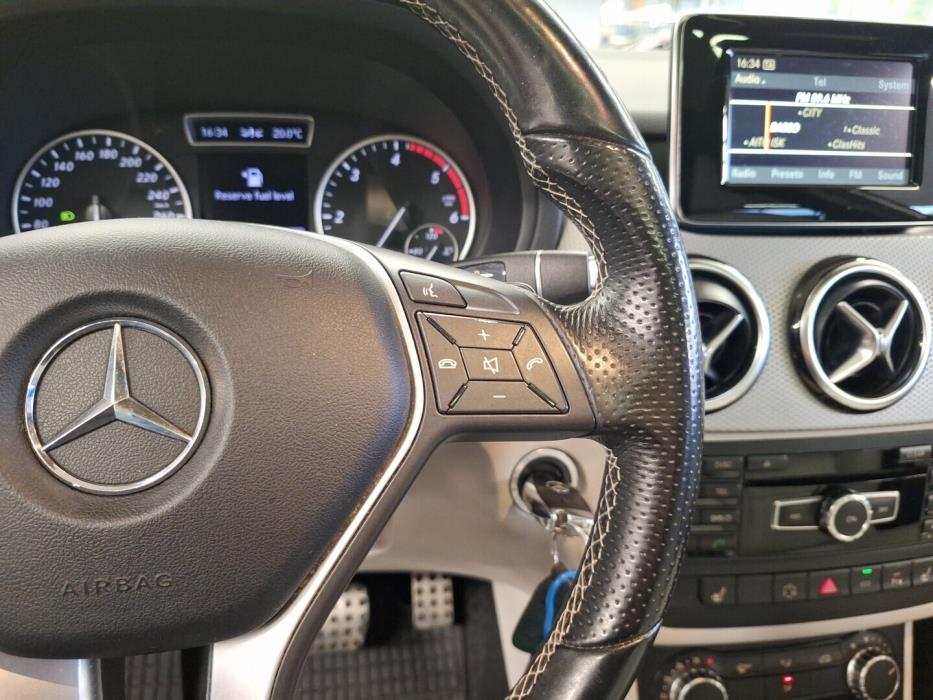 MERCEDES-BENZ B 2012