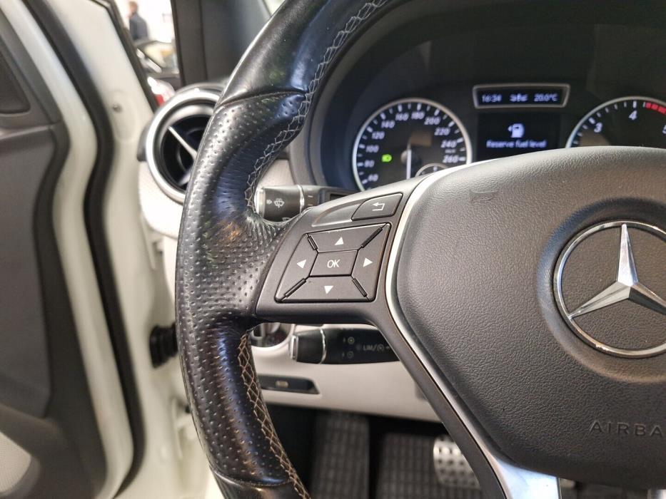 MERCEDES-BENZ B 2012