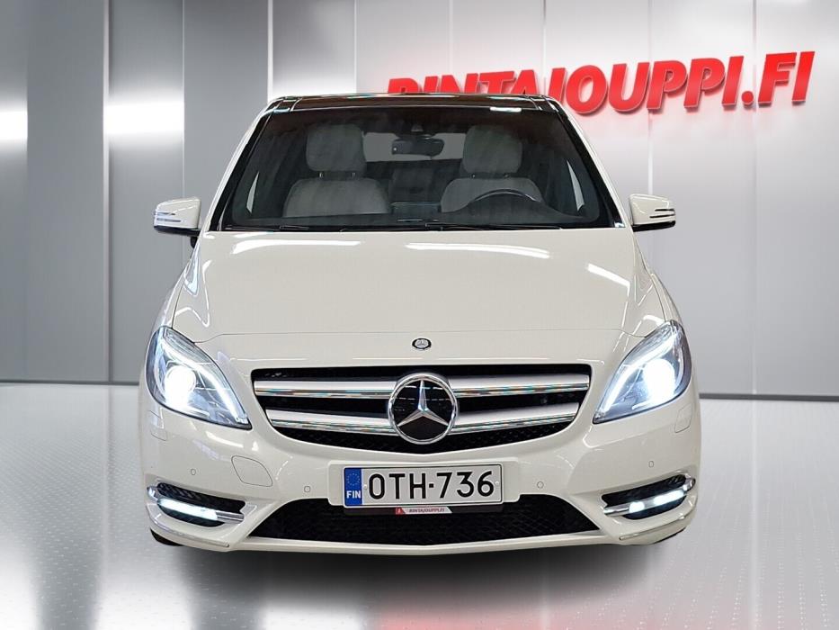 MERCEDES-BENZ B 2012