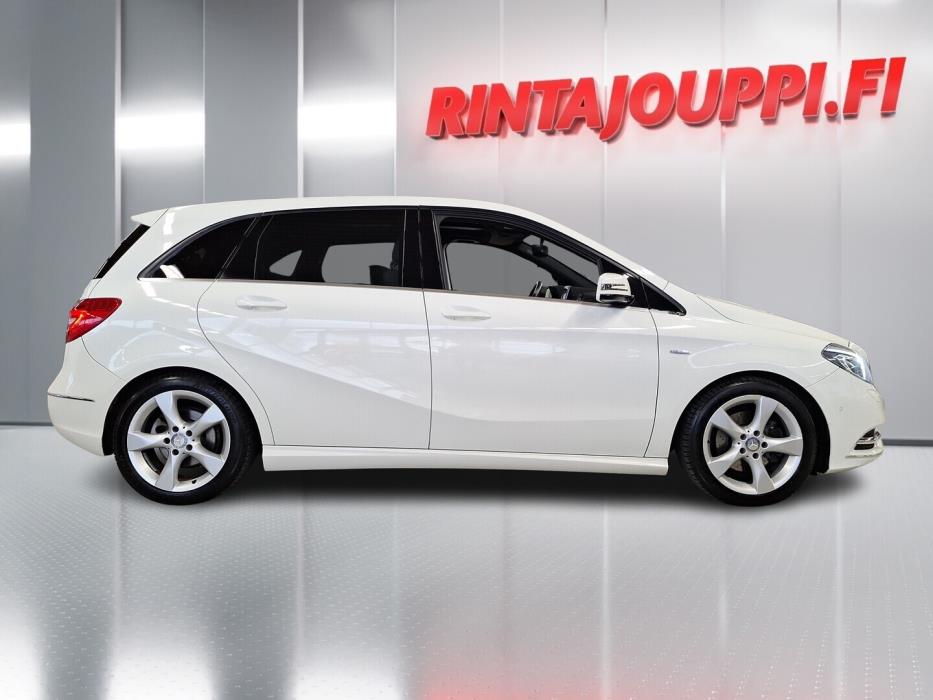 MERCEDES-BENZ B 2012