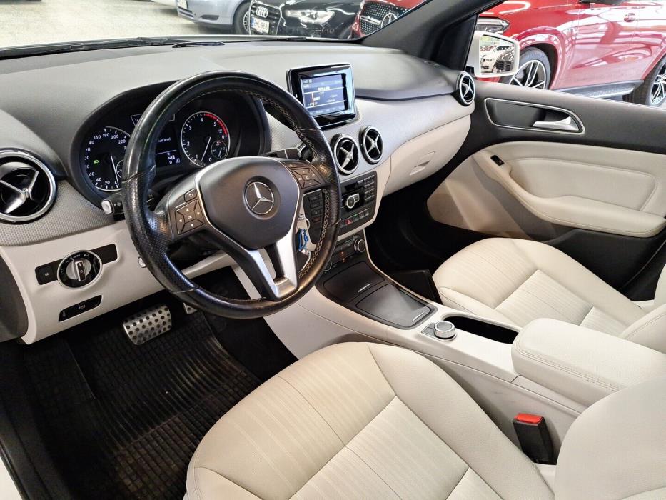 MERCEDES-BENZ B 2012