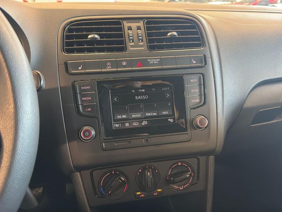 VOLKSWAGEN Polo 2017