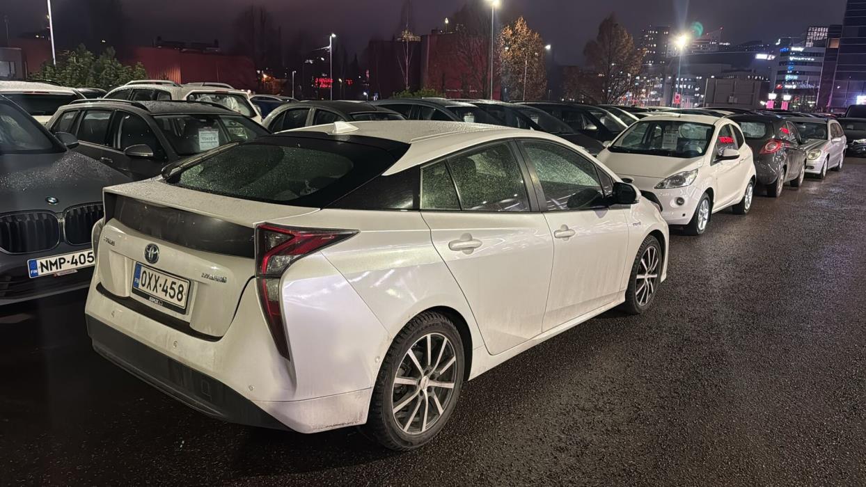 TOYOTA Prius 2017