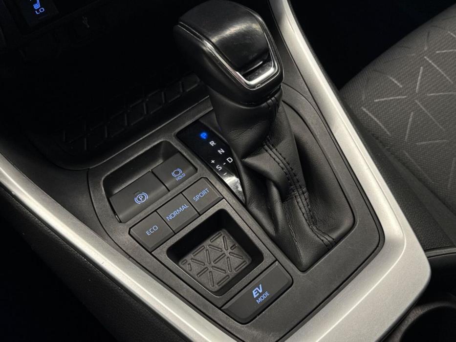 TOYOTA RAV4 2021